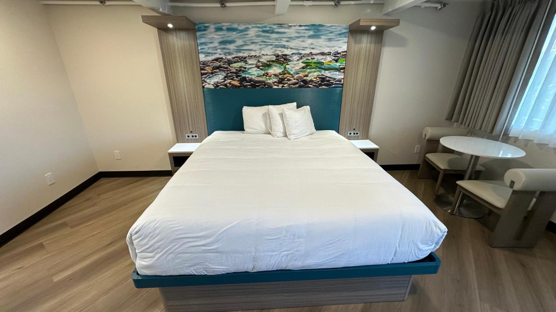 Costa Mesa Inn - Newport Beach Area