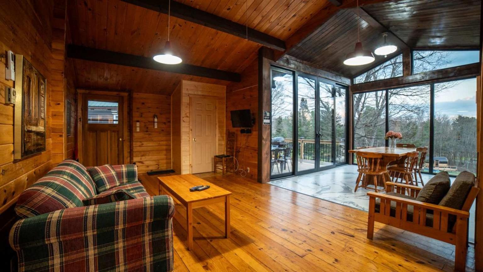 Muskoka Lakeview Cottage - Pier 100 #40