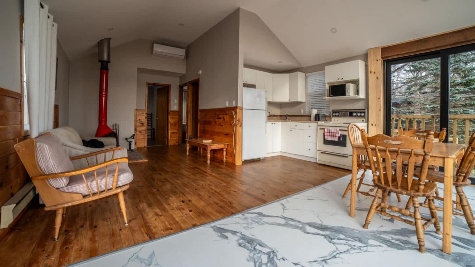 Lake Muskoka 2-bedroom Cottage - Pier 100 #50