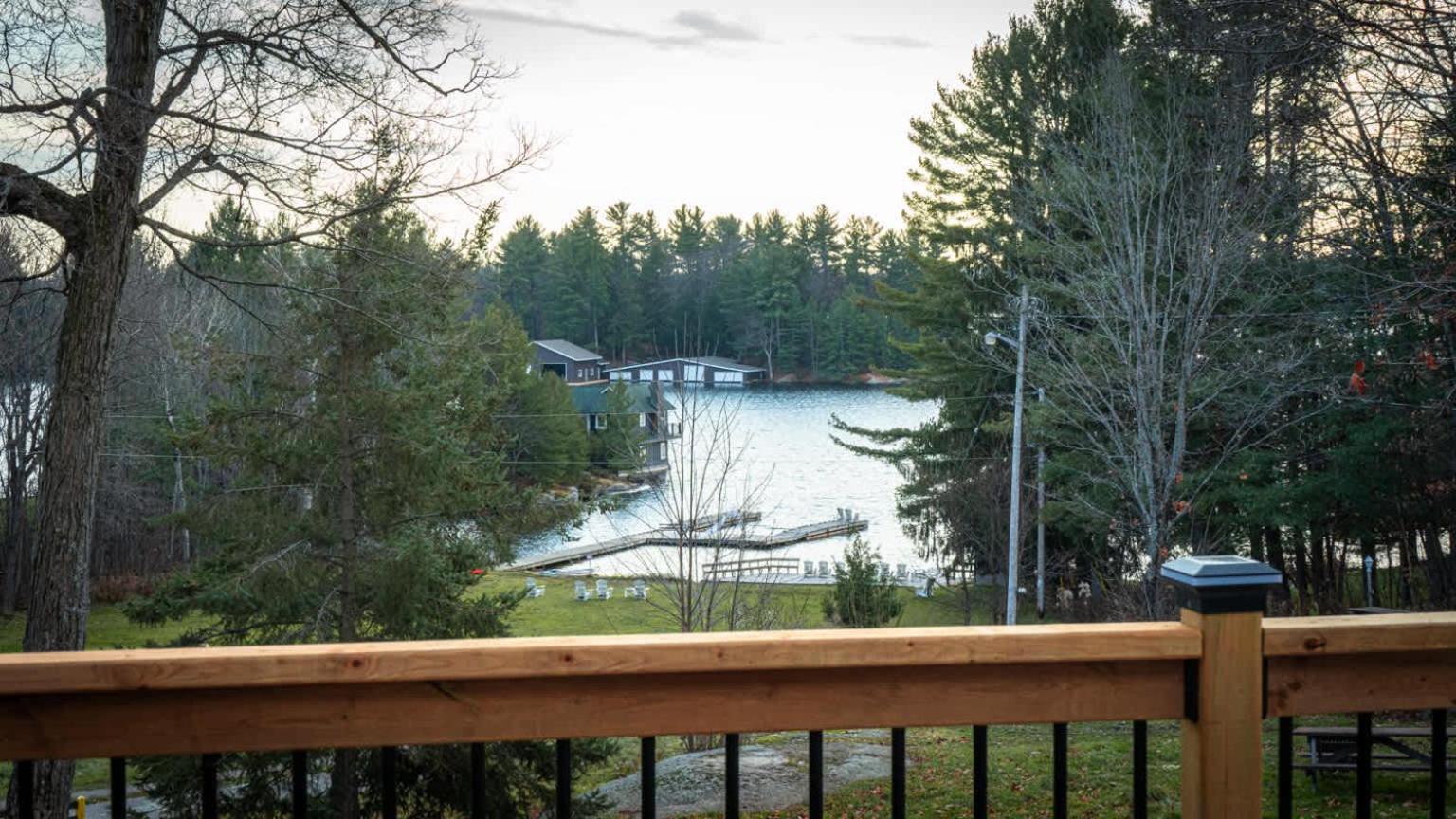 Lake Muskoka 2-bedroom Cottage - Pier 100 #50