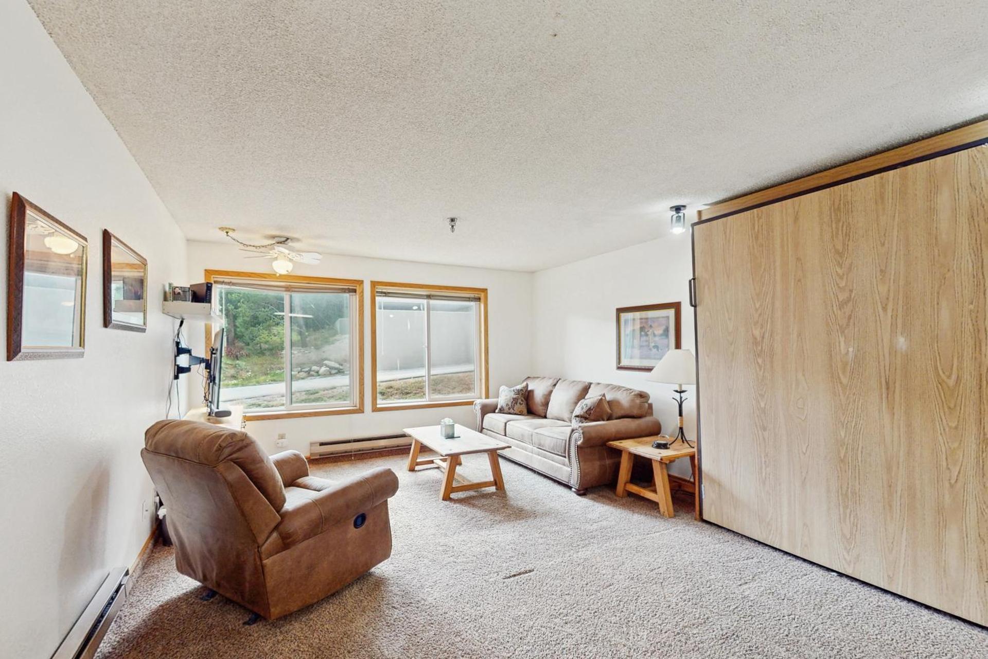 Snowblaze Condominiums E103