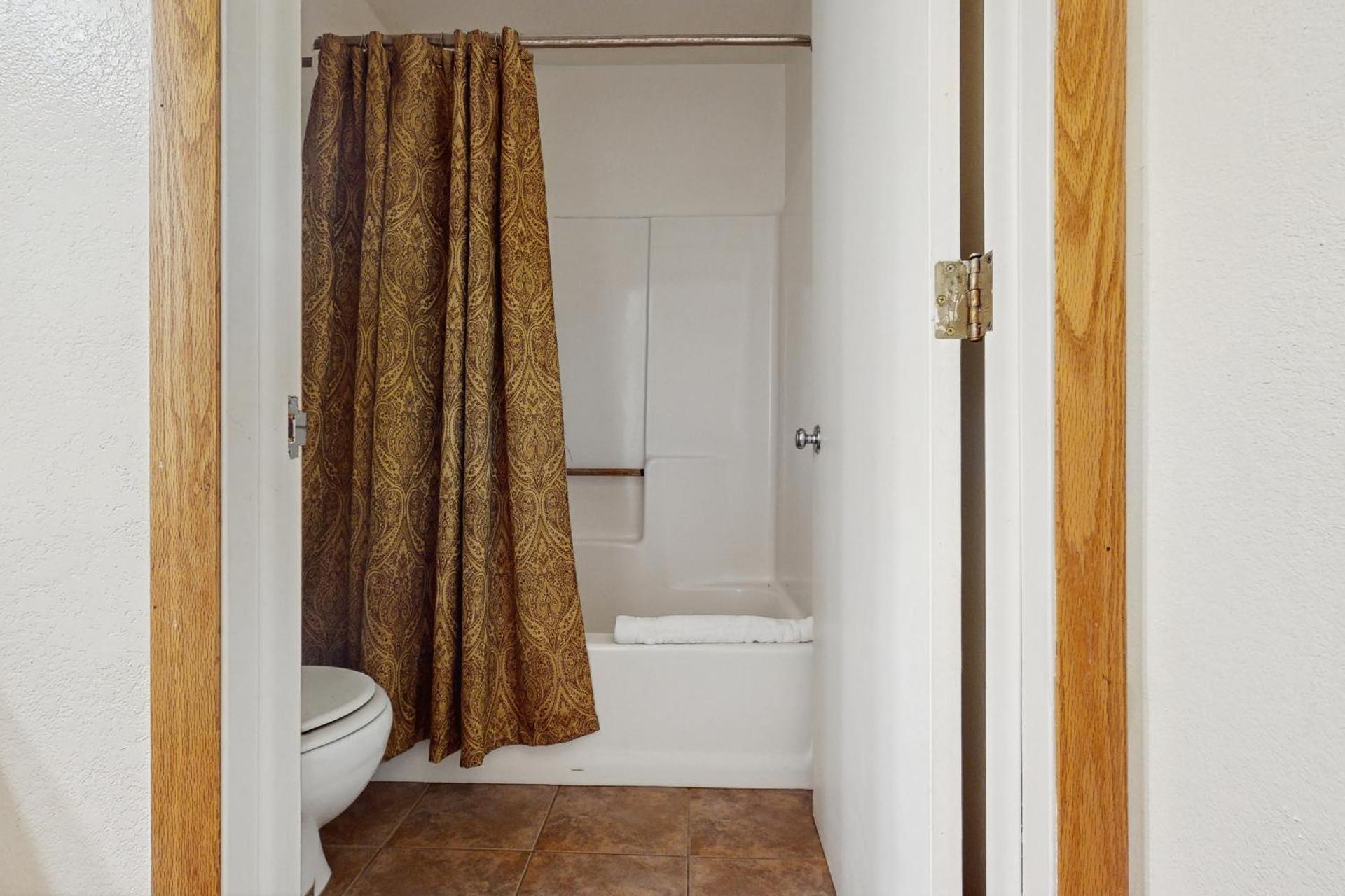 Snowblaze Condominiums E103