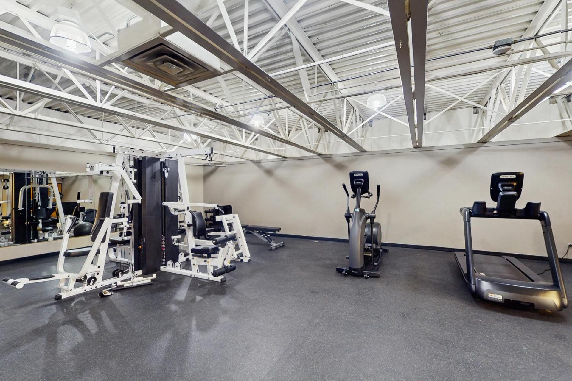 Snowblaze Condominiums E103