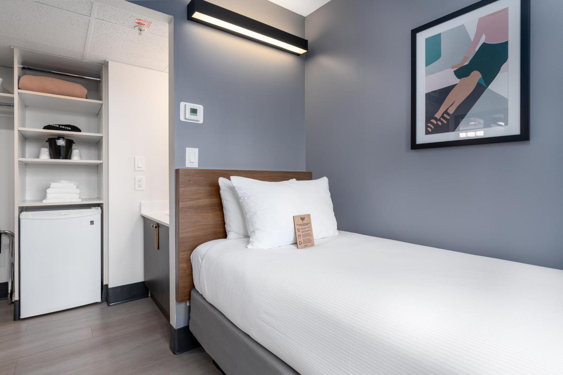 Single Room with Shared Bathroom