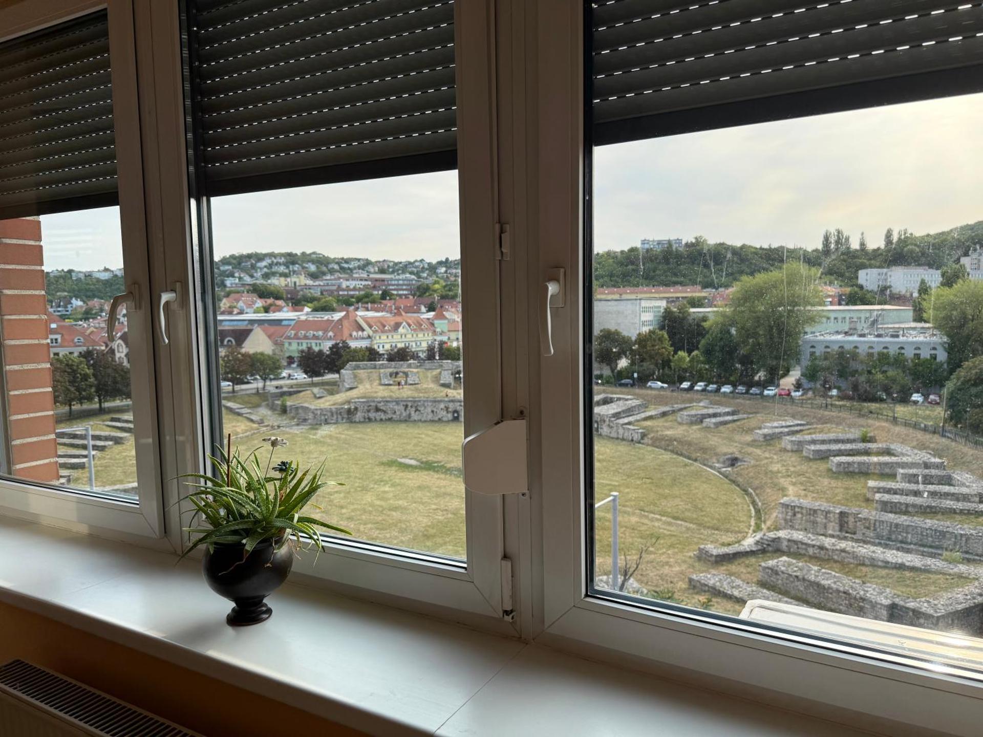 Free parking Amphitheater Apartment - Wifi, AC, TV