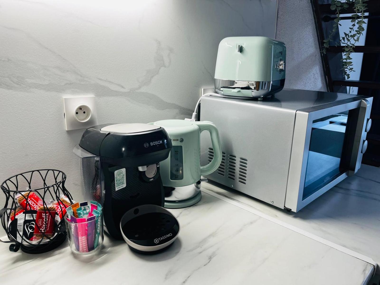 Coffee/tea facilities