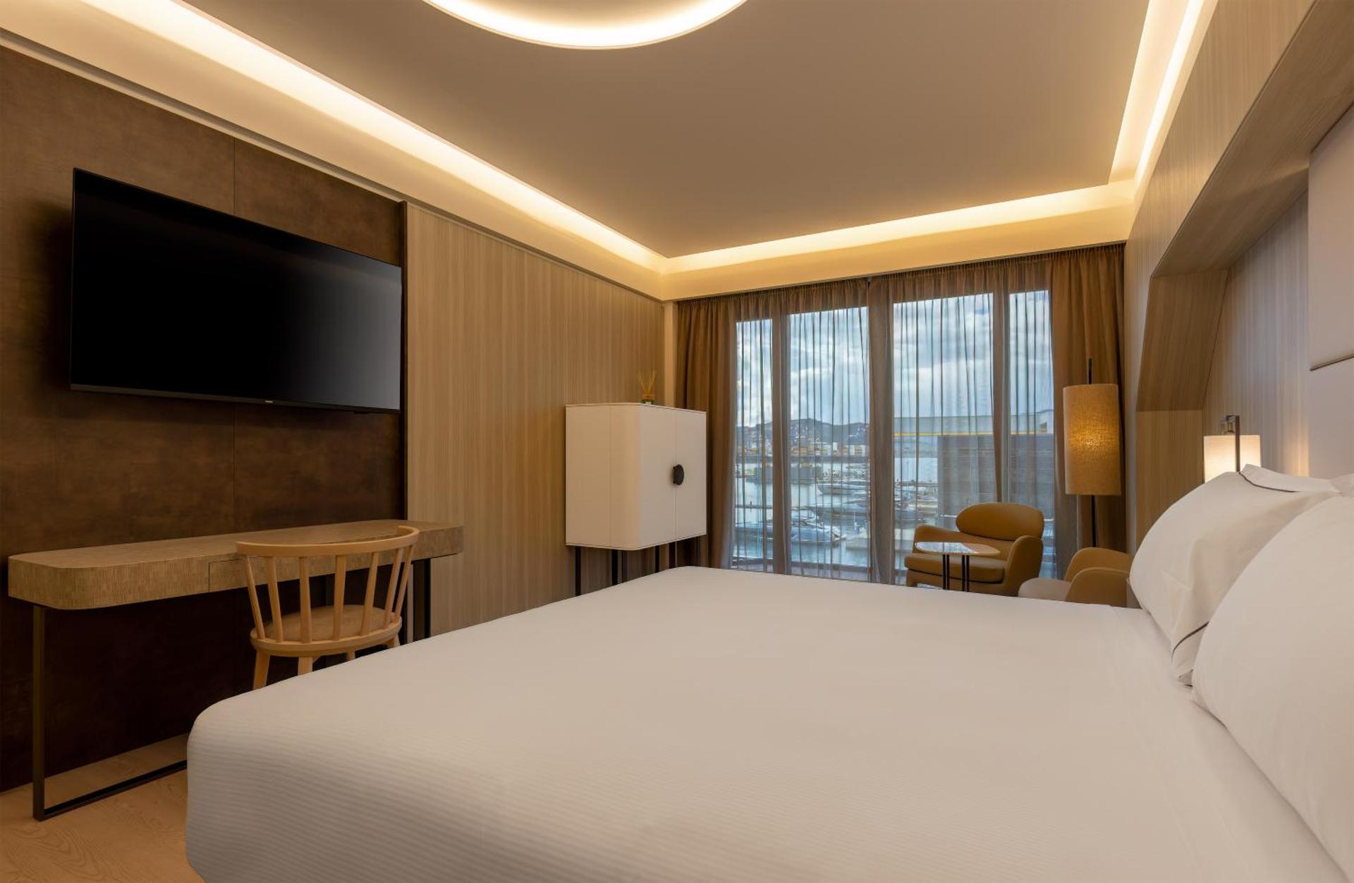 Porto Lotti Suite Hotel