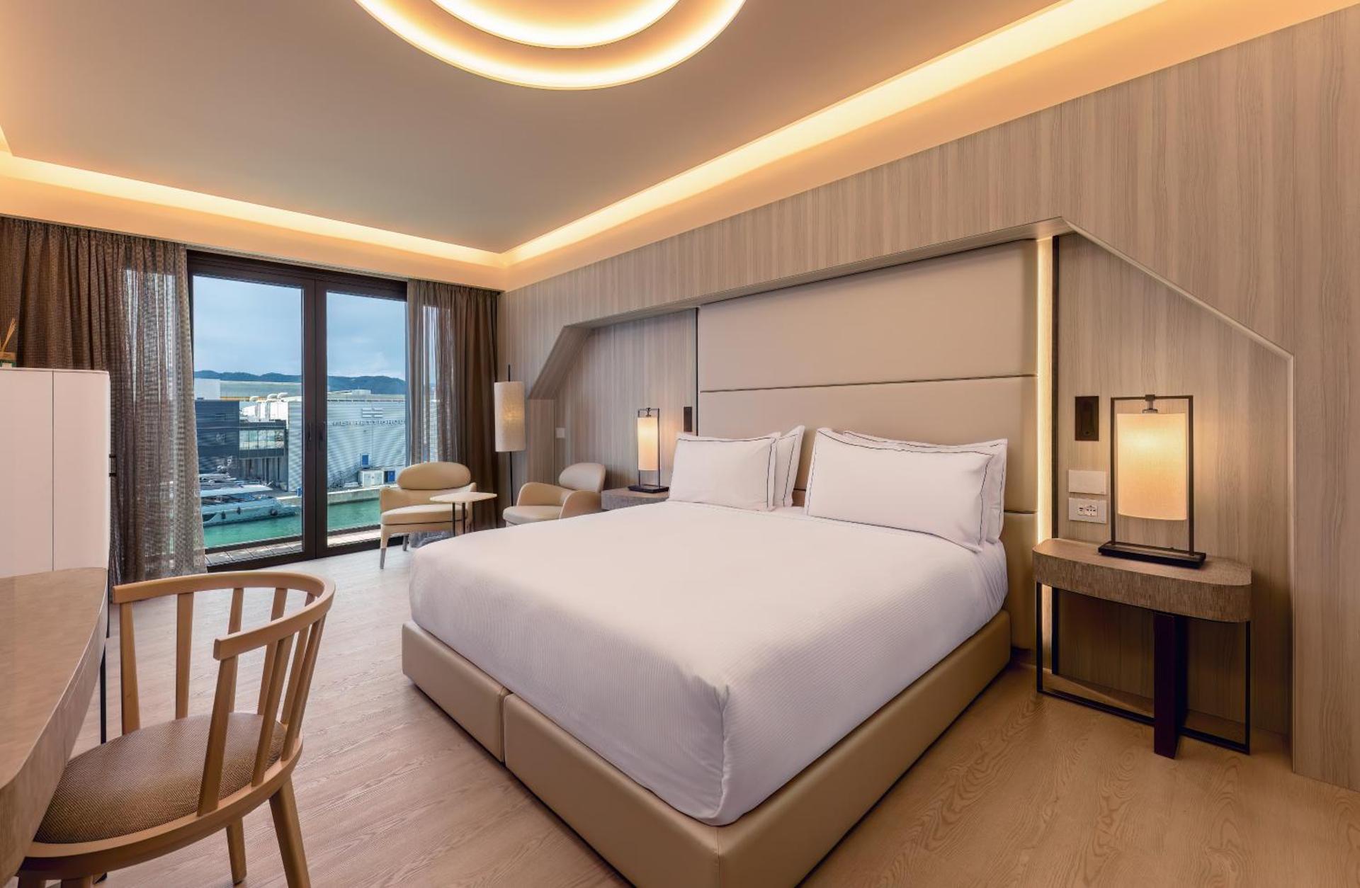 Porto Lotti Suite Hotel