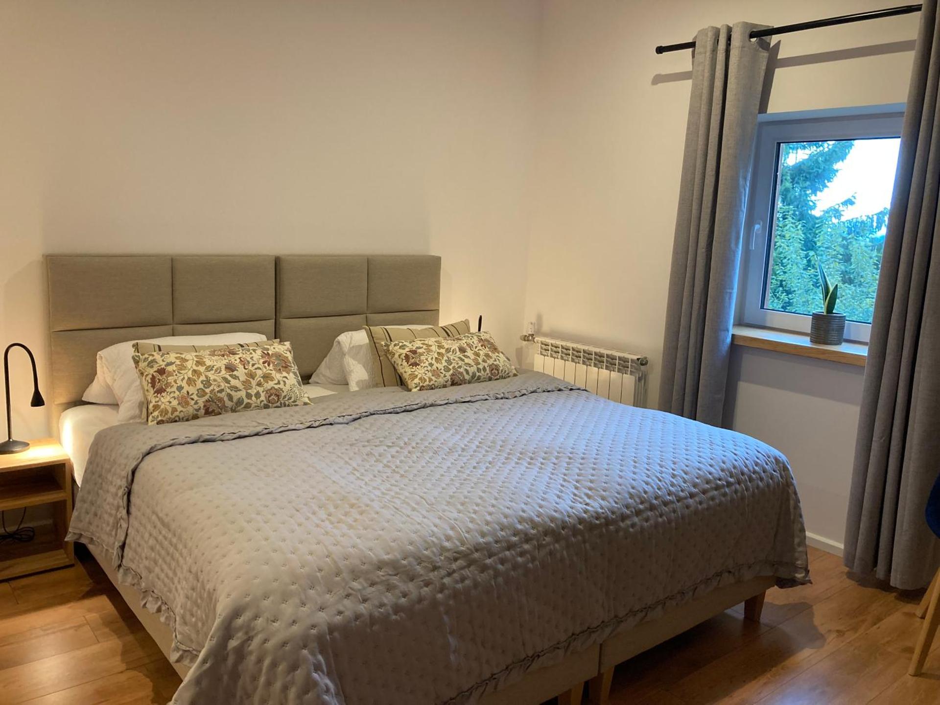 Dom w Sadzie Frydrychówka