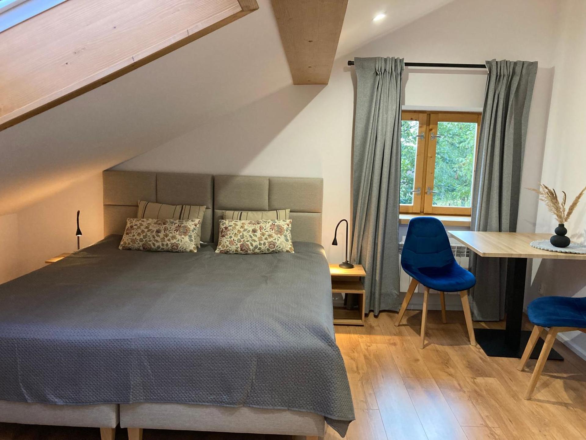 Dom w Sadzie Frydrychówka