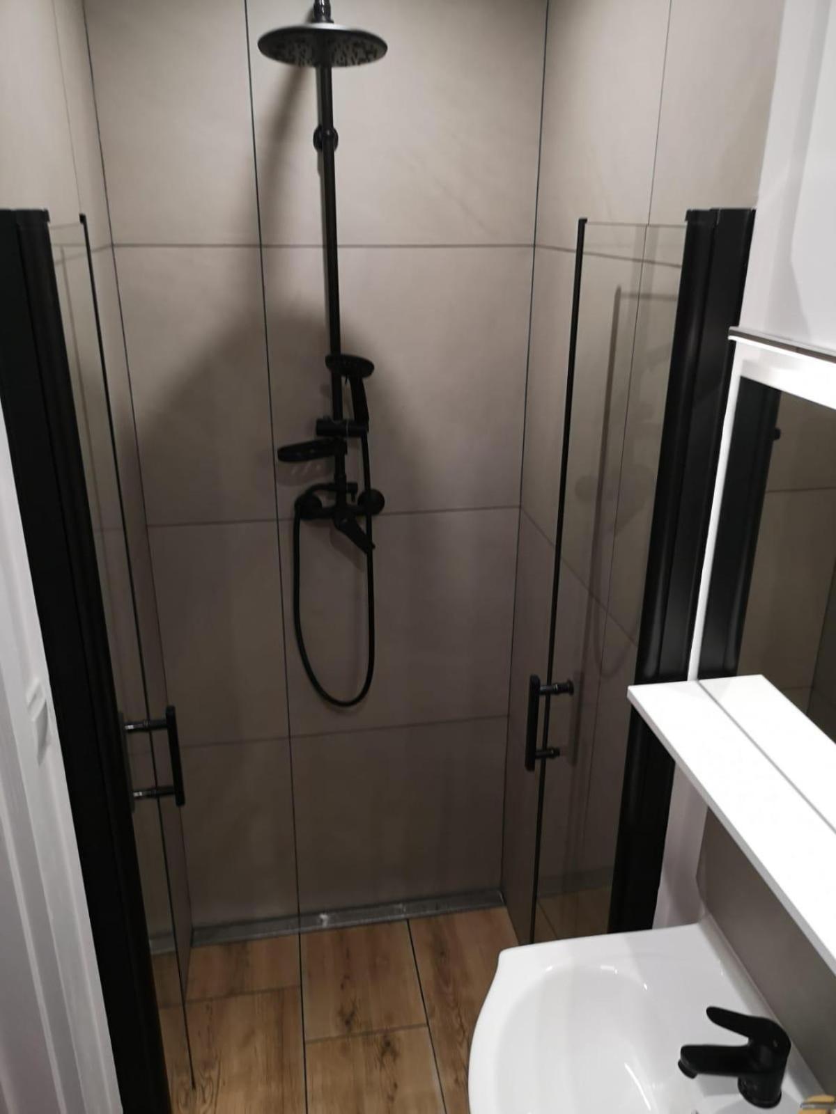 Dom w Sadzie Frydrychówka