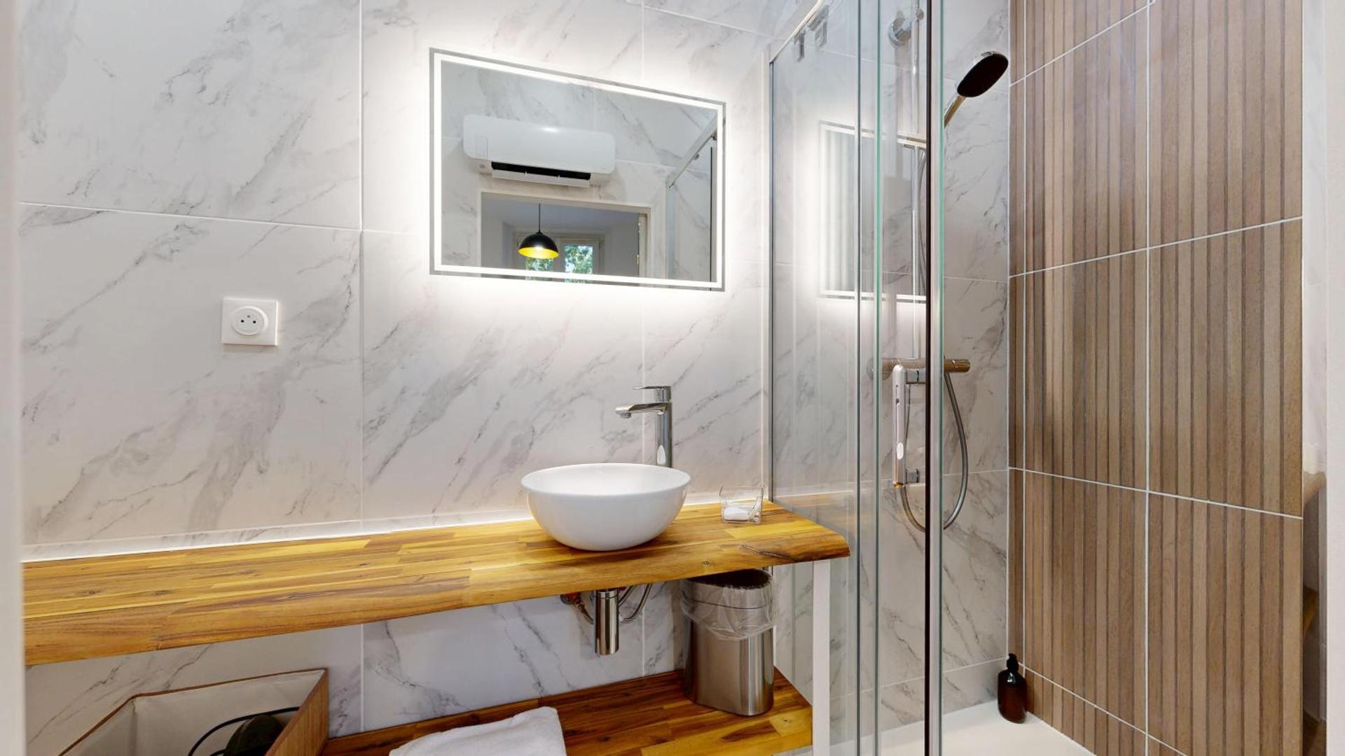 expat renting - La Rotonde - Prestige - Netflix