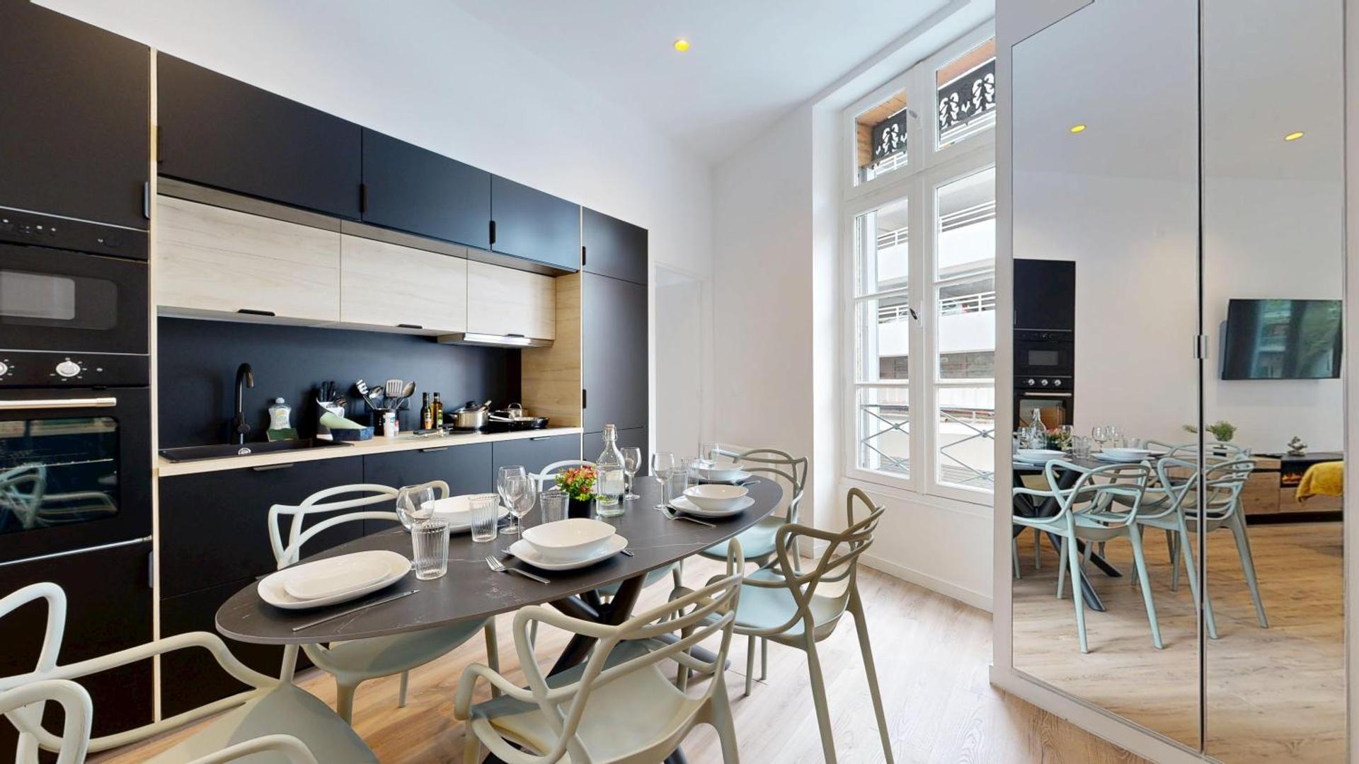 Kitchen or kitchenette