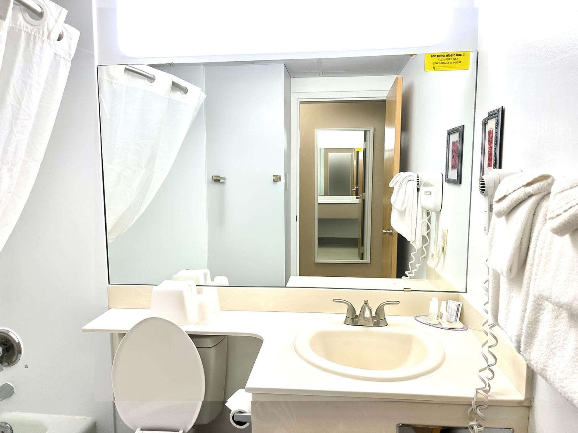 Brentwood Inn & Garden