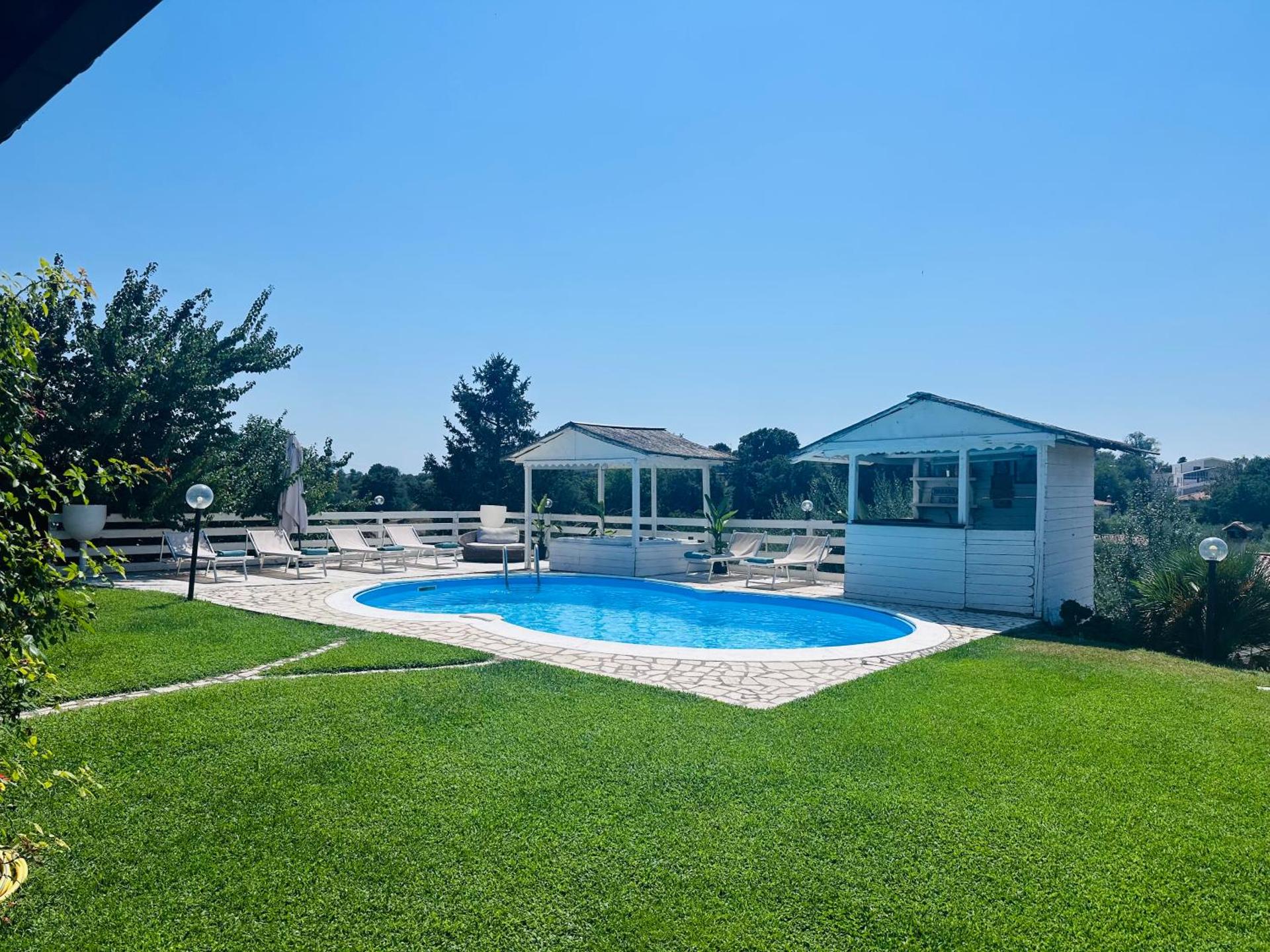 Chanel Garden Relaxation Home