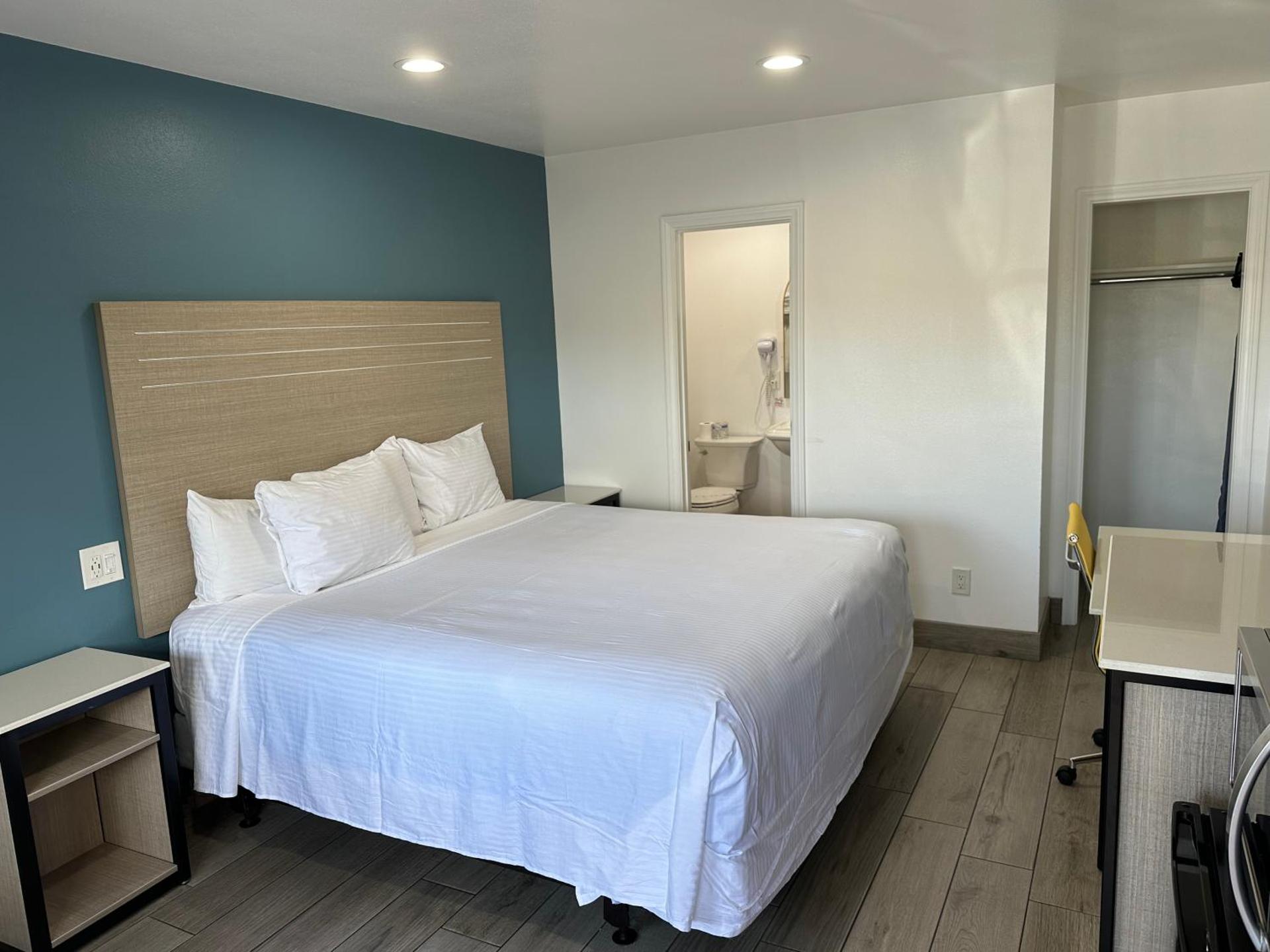 Town and Country Inn