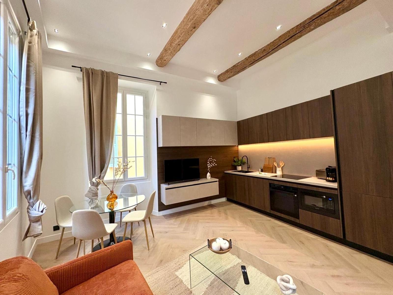 Charme et modernite au coeur du Vieux Nice