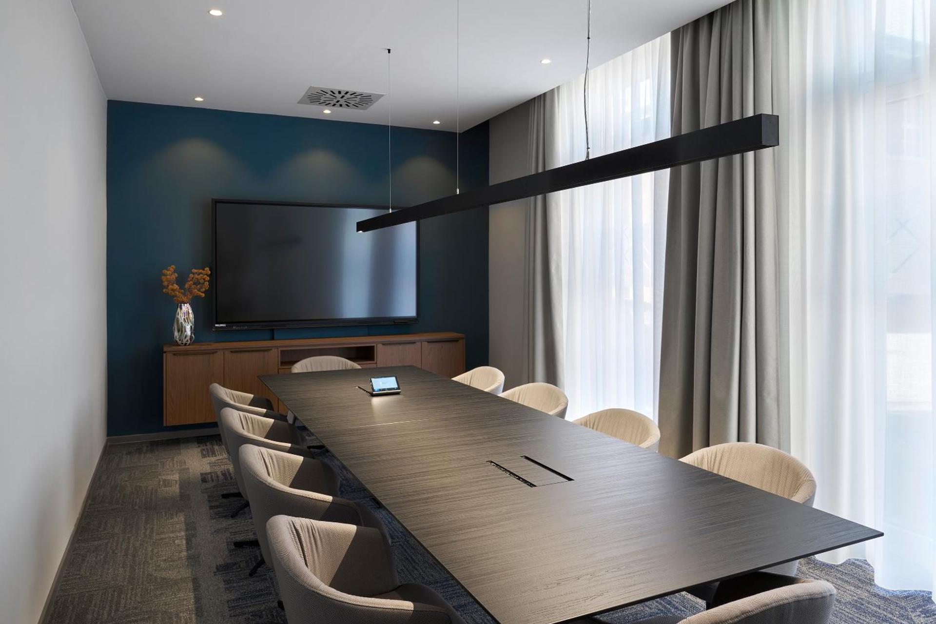 Meeting/conference room