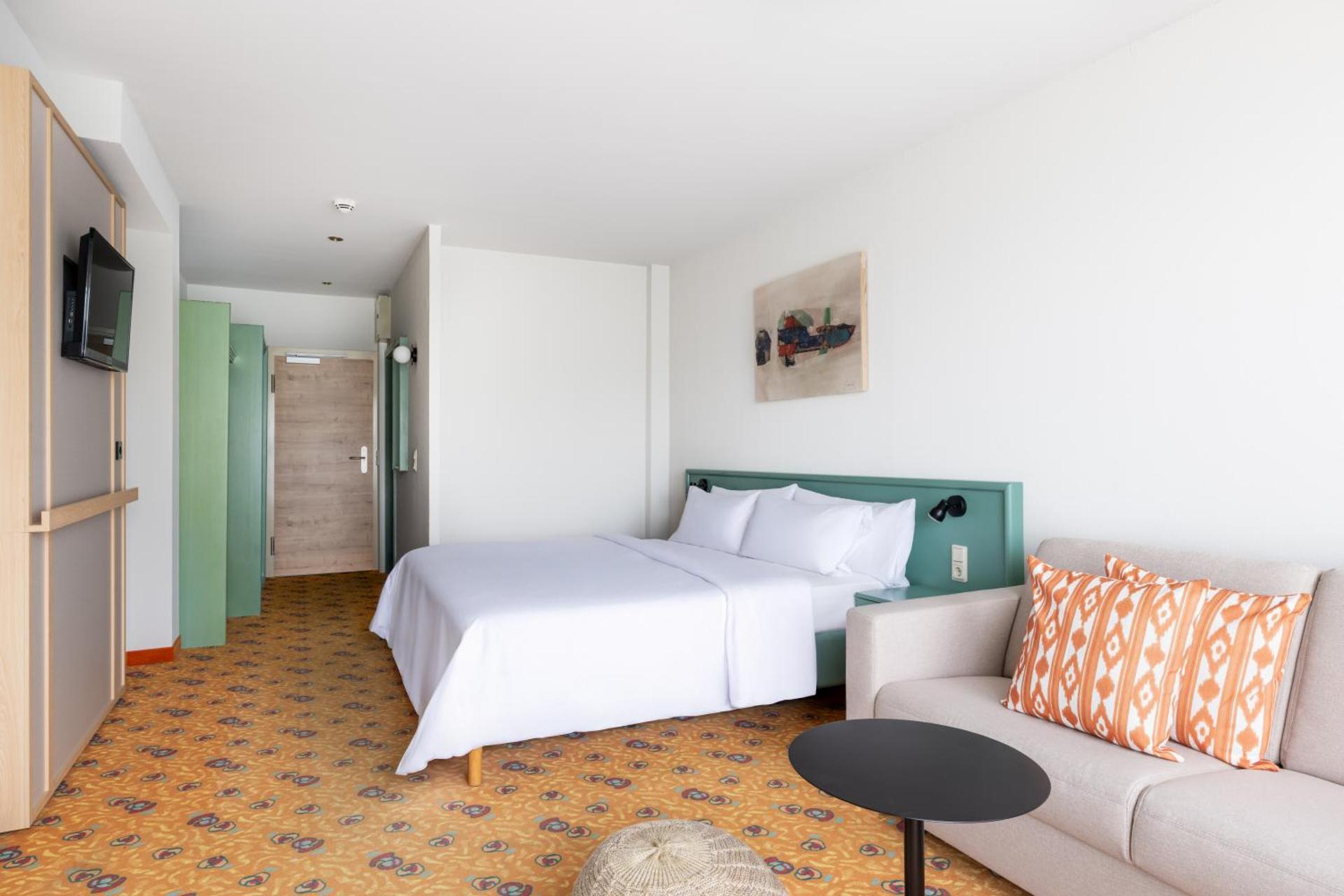 Photo of the whole room