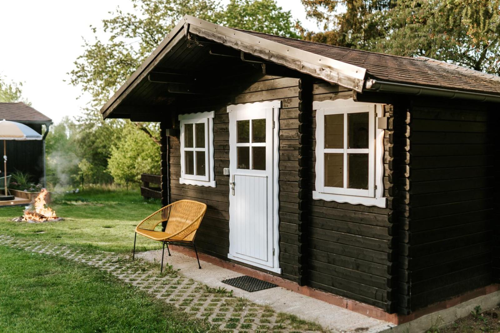 Wunderschönes Chalet mit Gästehaus in der Natur mit Fass-Sauna