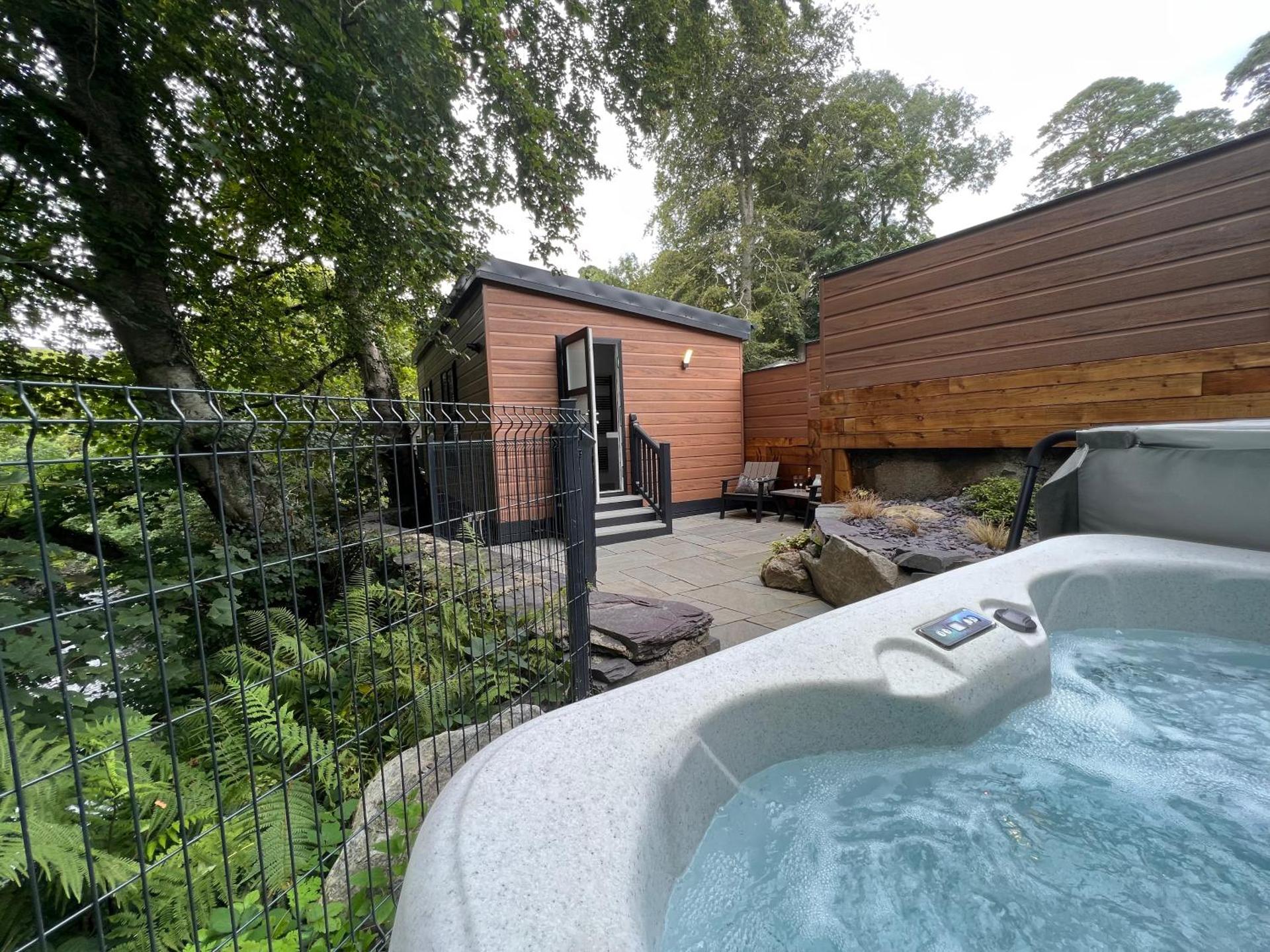 P56 - Studio Pod with Hot Tub