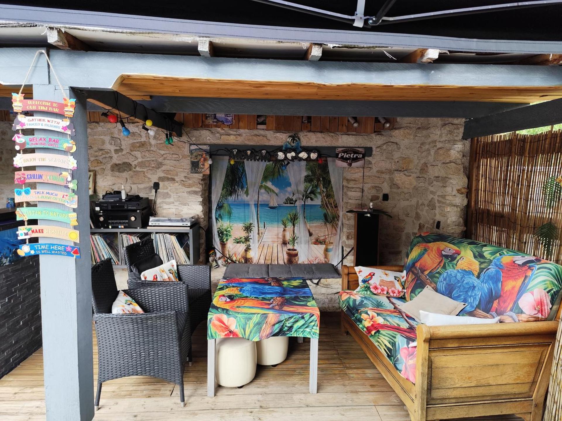 Gîtelabaronnaise avec piscine chauffée prés parc Asterix