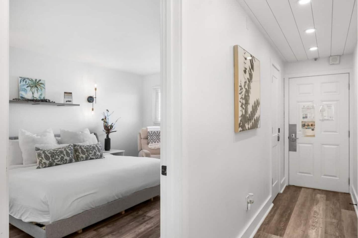 Summit 808 - Luxury Beach Resort Condo 1-6 People