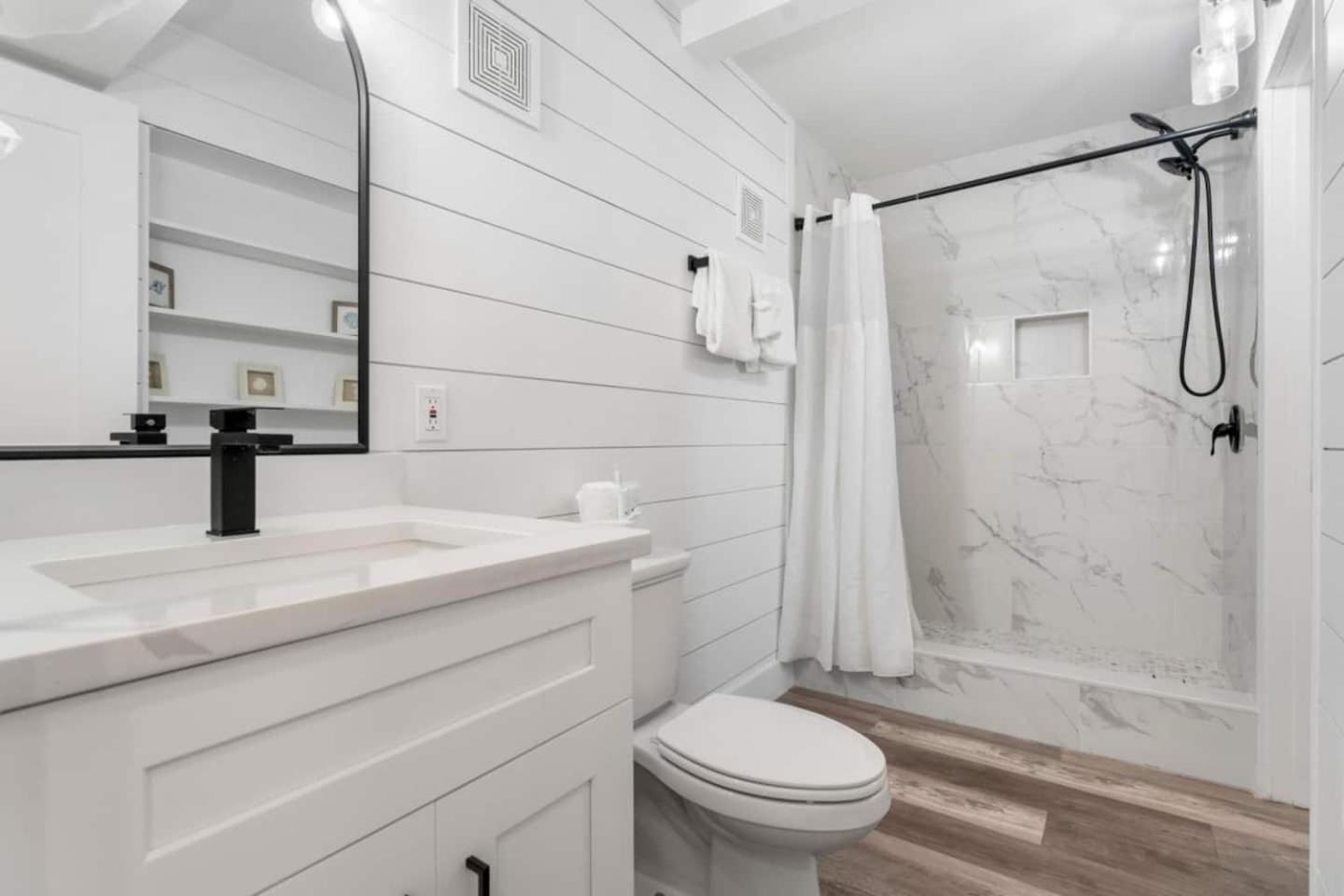 Summit 808 - Luxury Beach Resort Condo 1-6 People