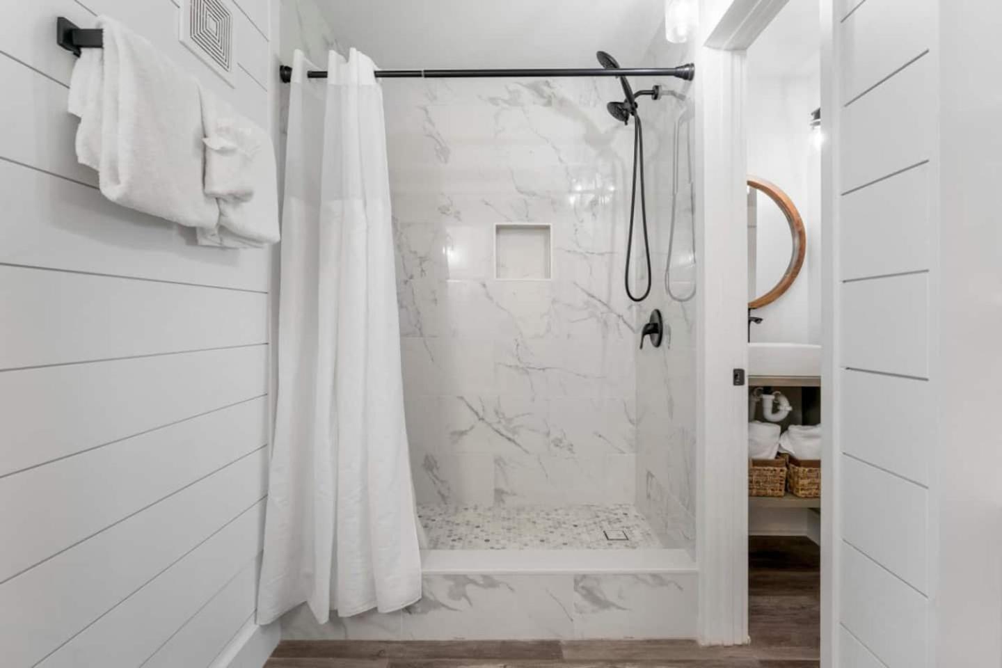 Summit 808 - Luxury Beach Resort Condo 1-6 People