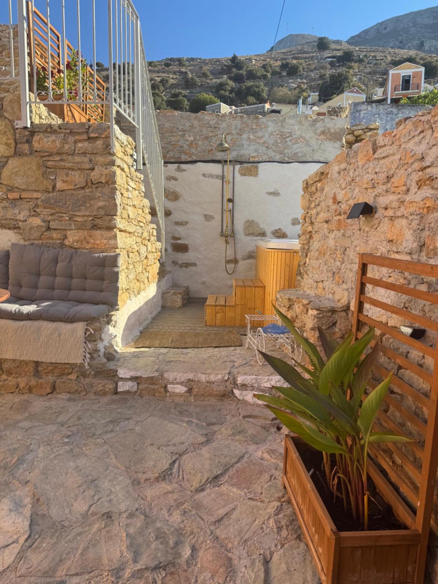 Villa Kastrouna, with private heated jacuzzi