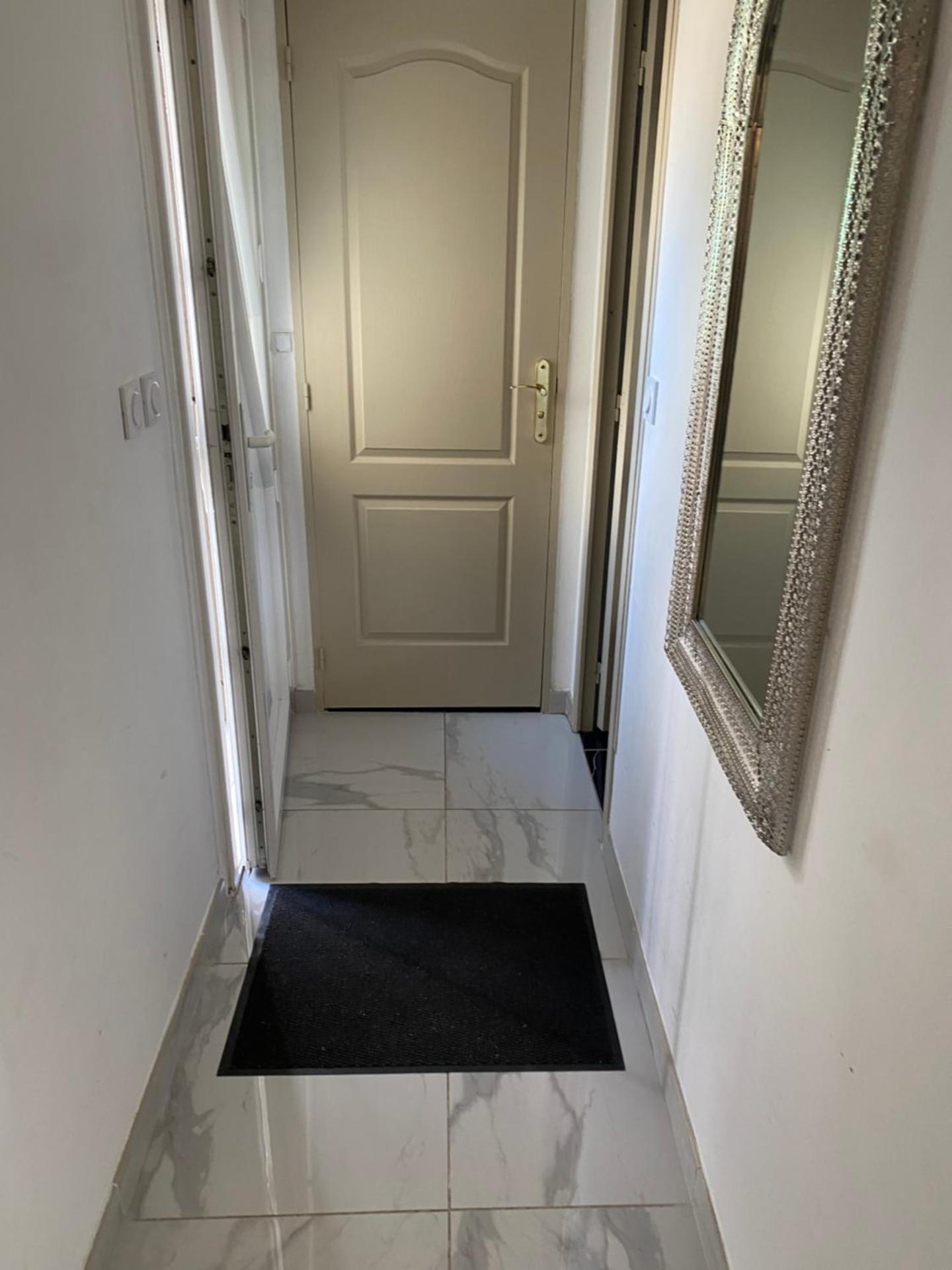 Maison avec piscine chauffée jacuzzi a1 heure paris 10 mn du centre ville