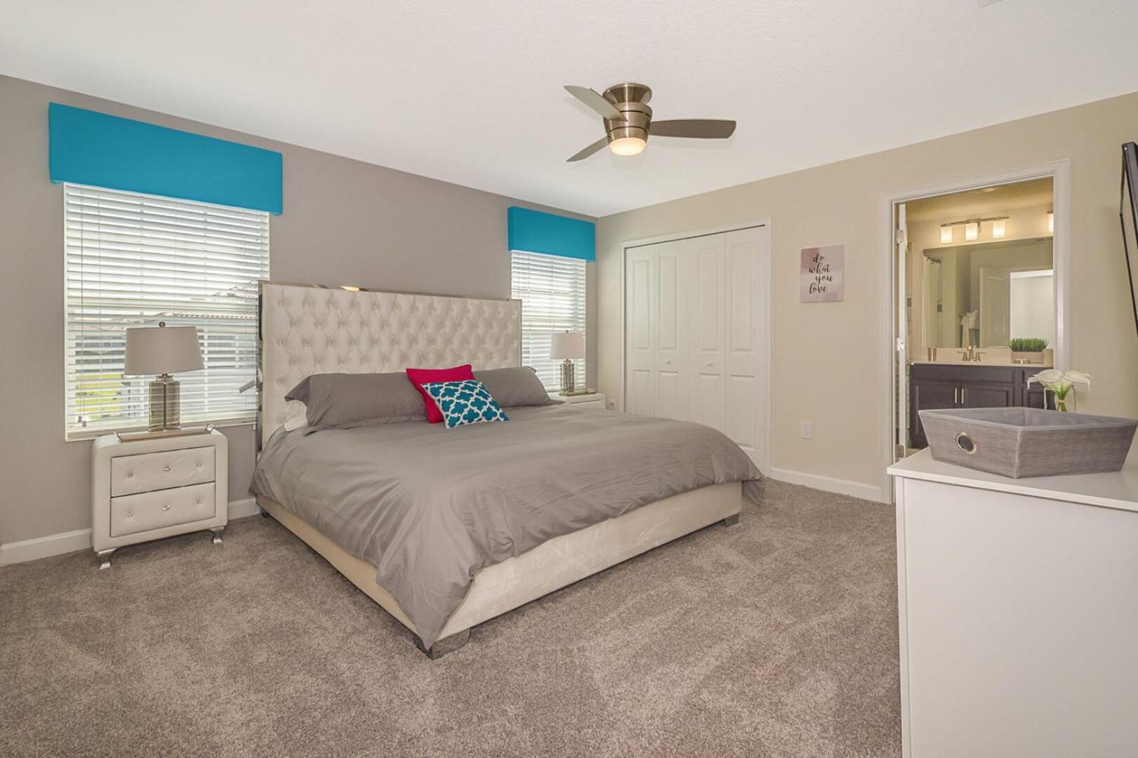 Stunning Townhouses 5 Minutes away Disney!