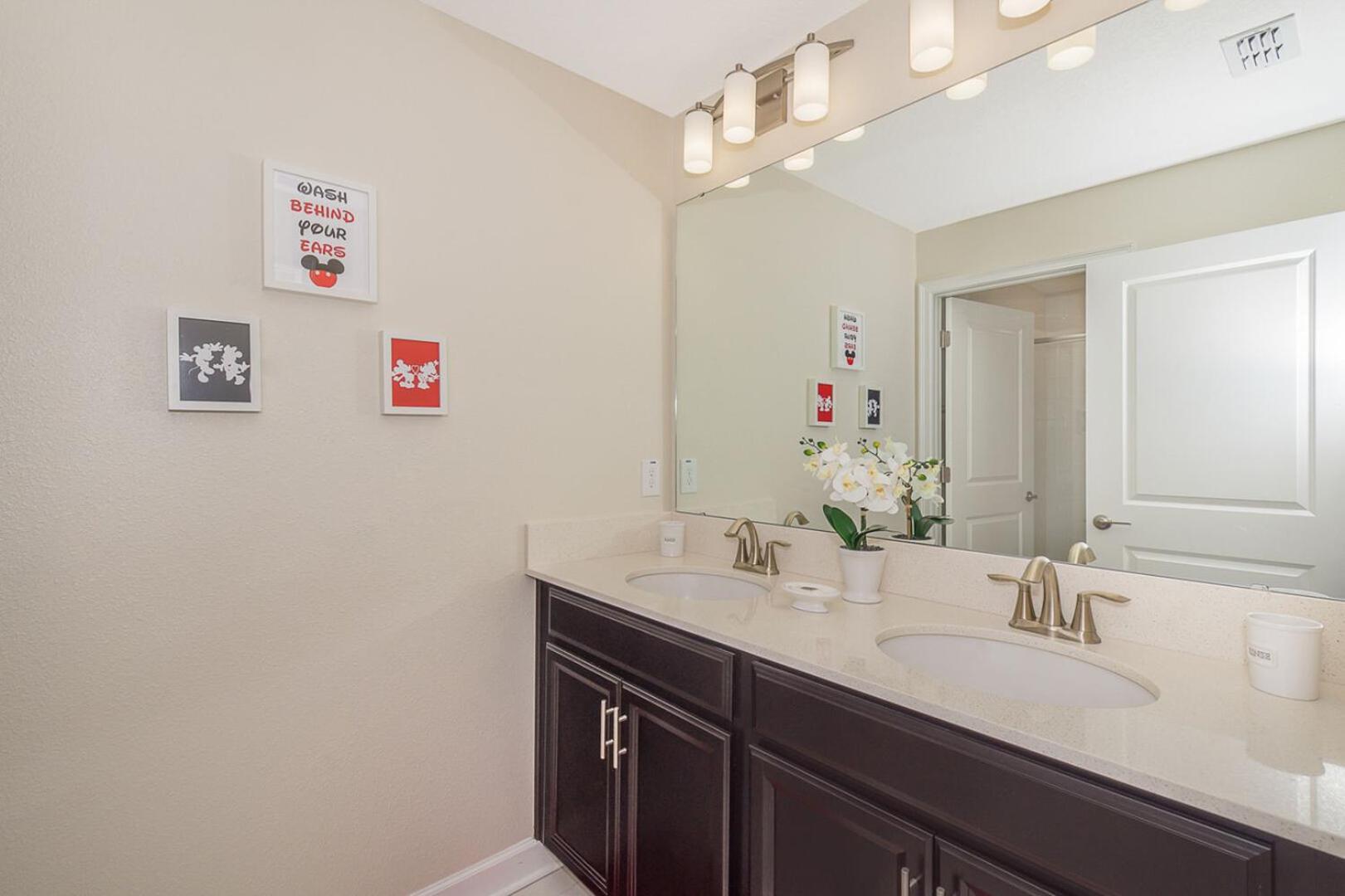 Stunning Townhouses 5 Minutes away Disney!