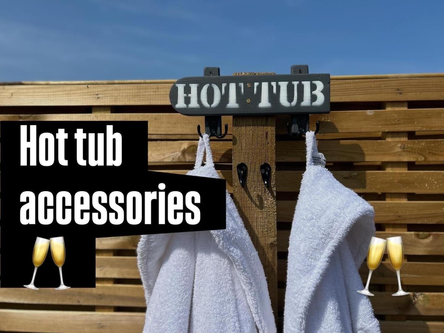 Cosy Devon Hut with Private Hot Tub