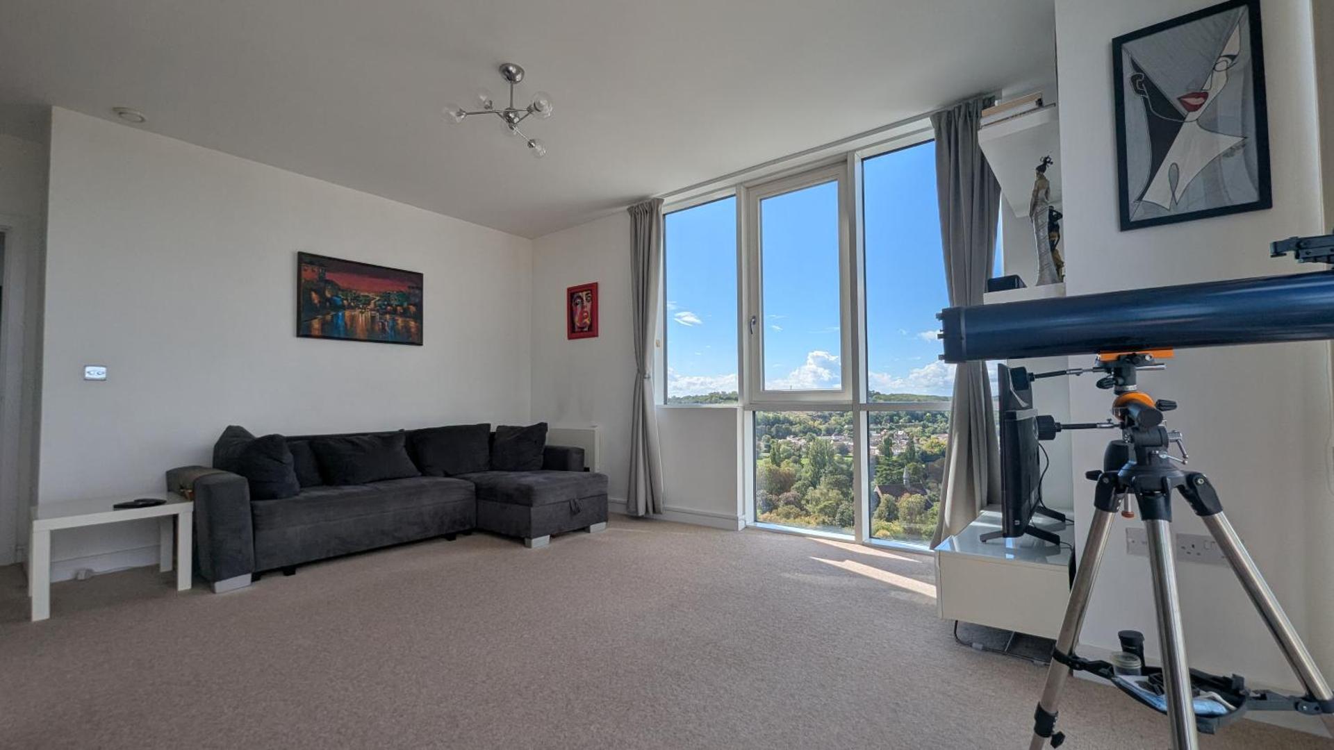 Stylish 2BR Serviced Apartment by Ellbee Apartments