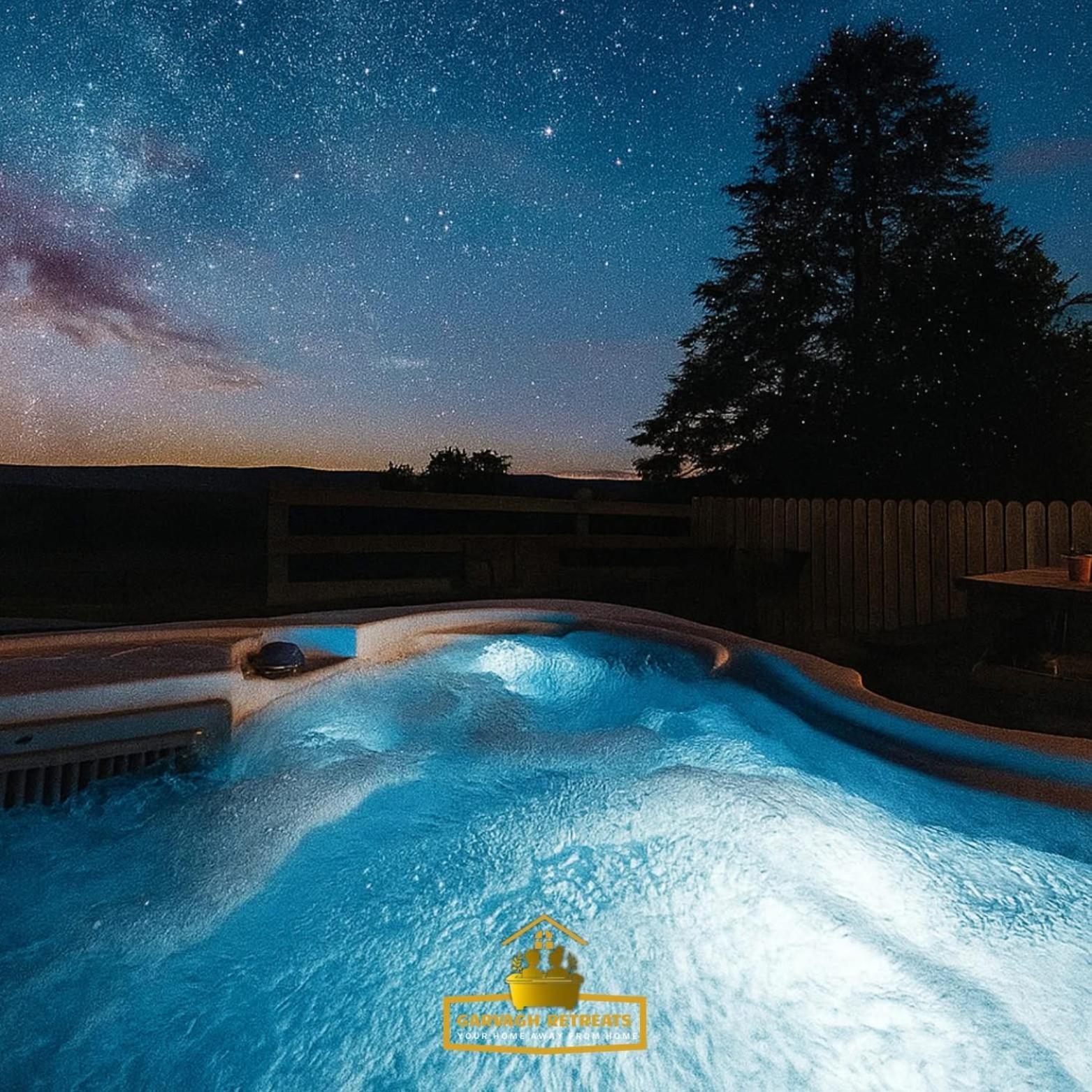 Forest View Cottage - Private Hot Tub