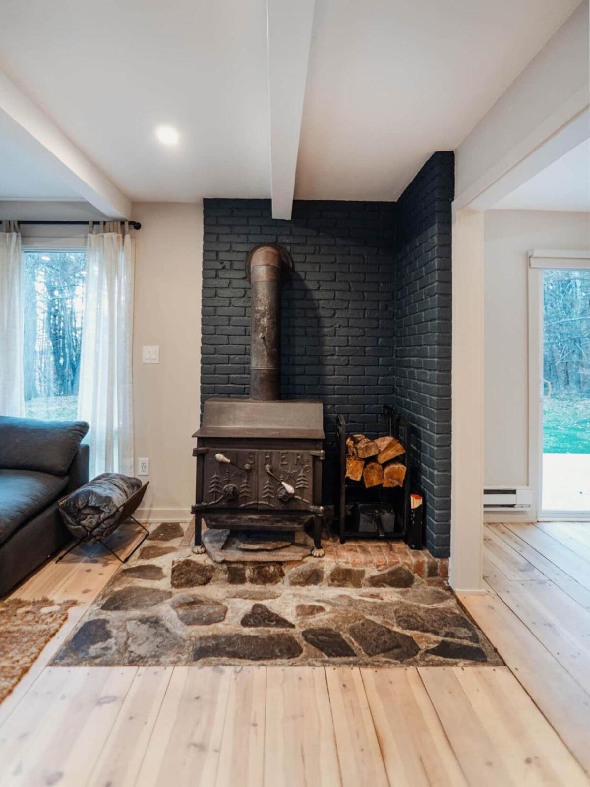 Catskill MNTN Escape 5 BR 3 bath Villa Hot Tub Fire Pit Best Group Stay