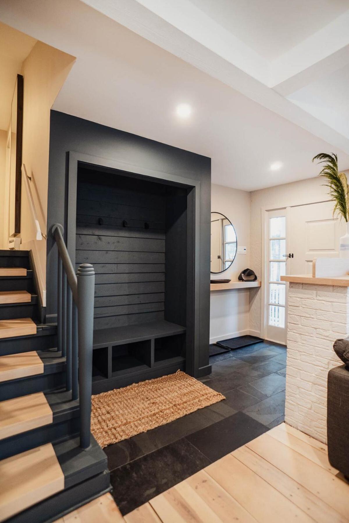 Catskill MNTN Escape 5 BR 3 bath Villa Hot Tub Fire Pit Best Group Stay