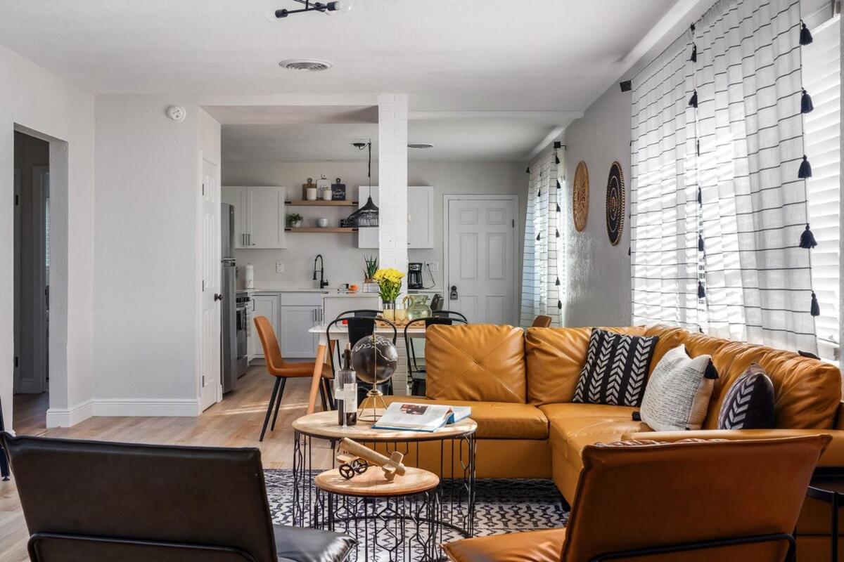 Luxury Home & Mins to Beach and Walk to Downtown