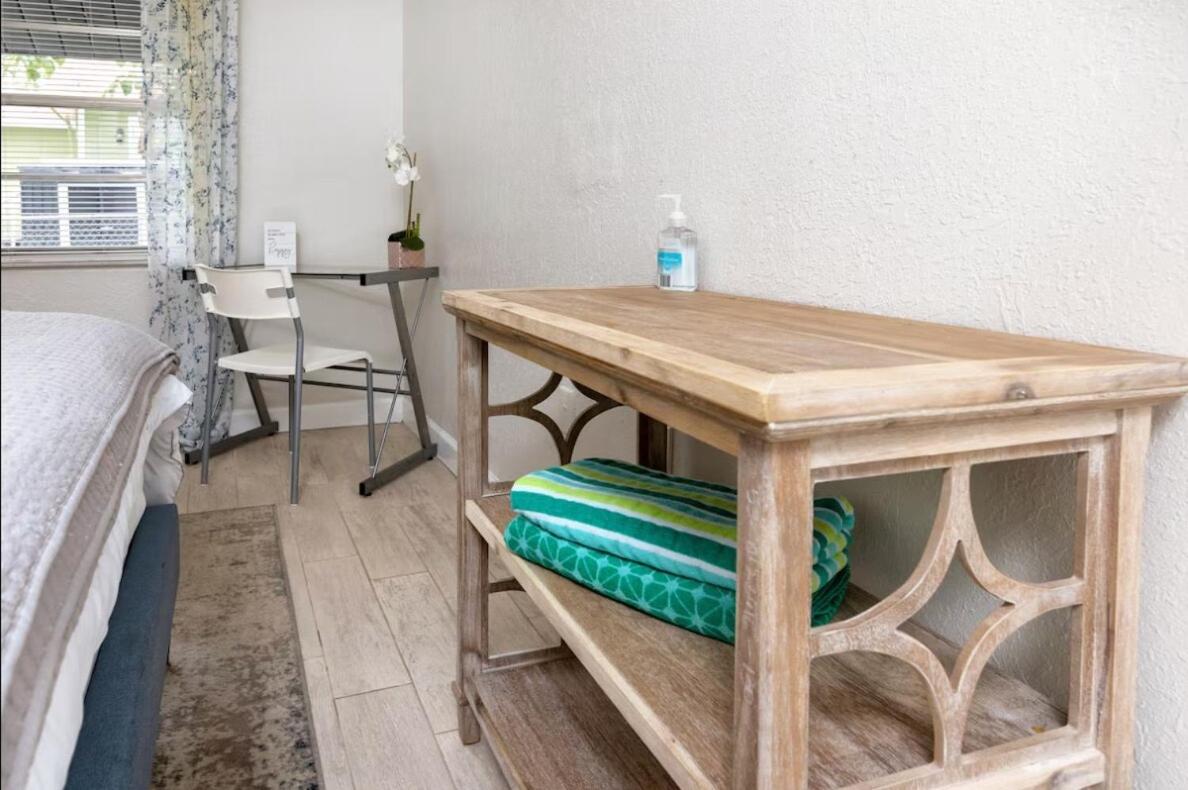 NEW Steps to Downtown - 7 Mins to Beach & Free Parking