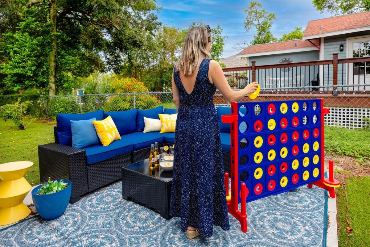 NEW Steps to Downtown - 7 Mins to Beach & Free Parking