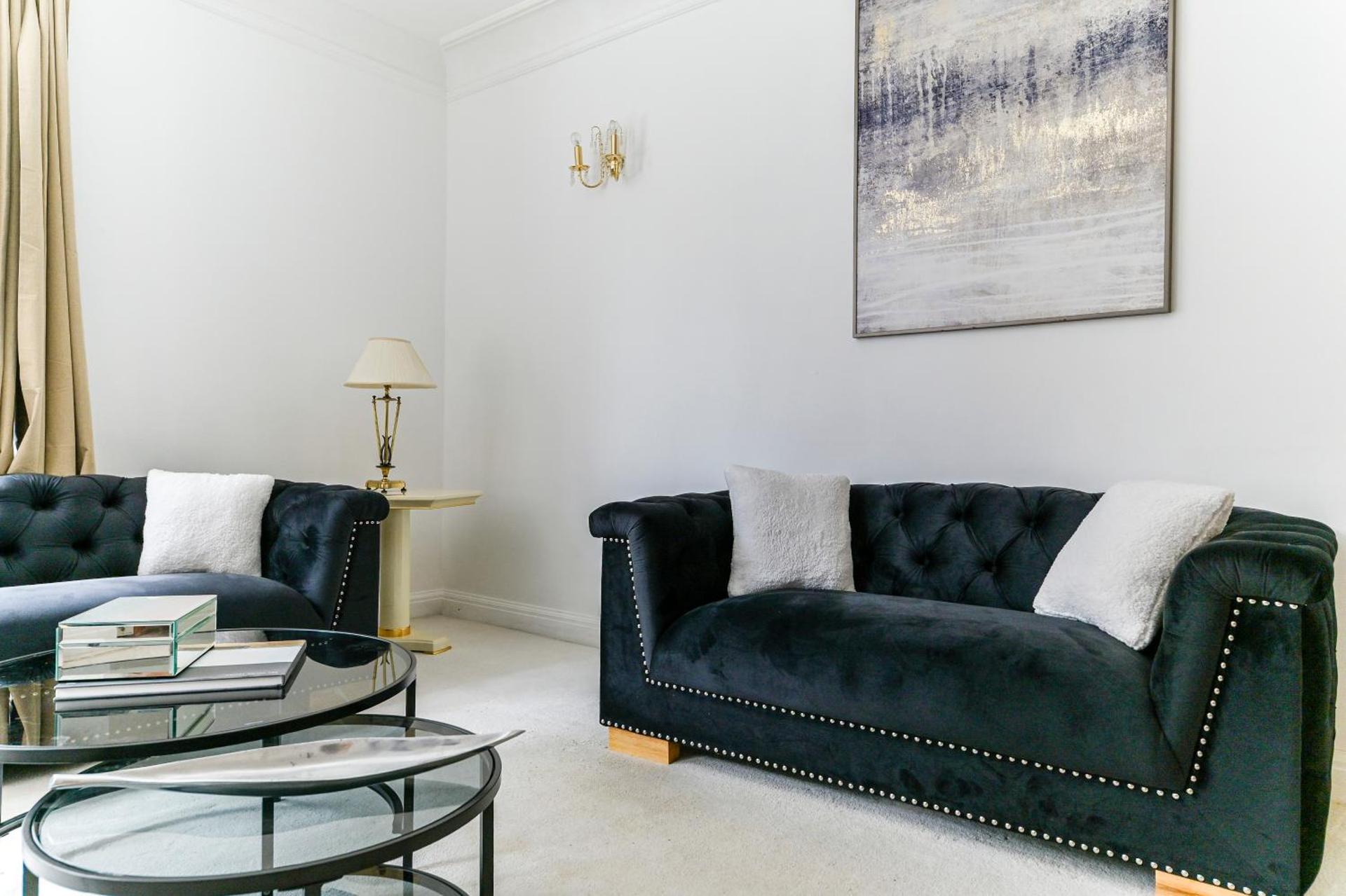 Knightsbridge lowndes square Flat