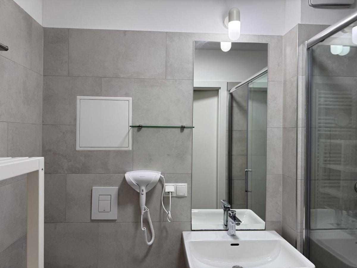 Stylish Stadlau Apartment - Free Parking