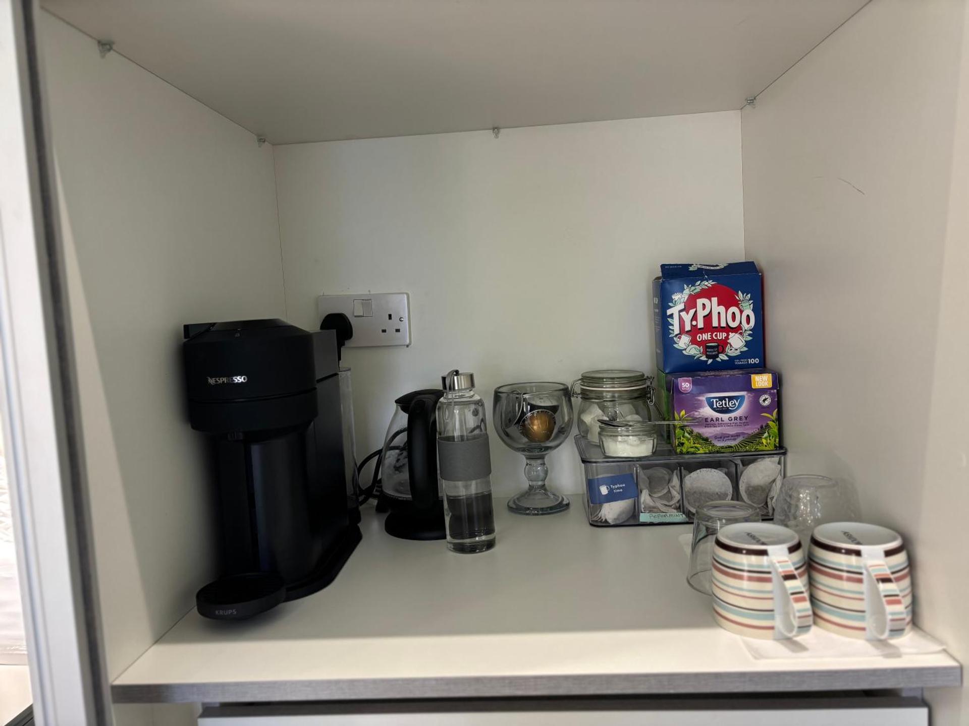 Delux Double Bedroom En Suite with Tea & Coffee Facilities