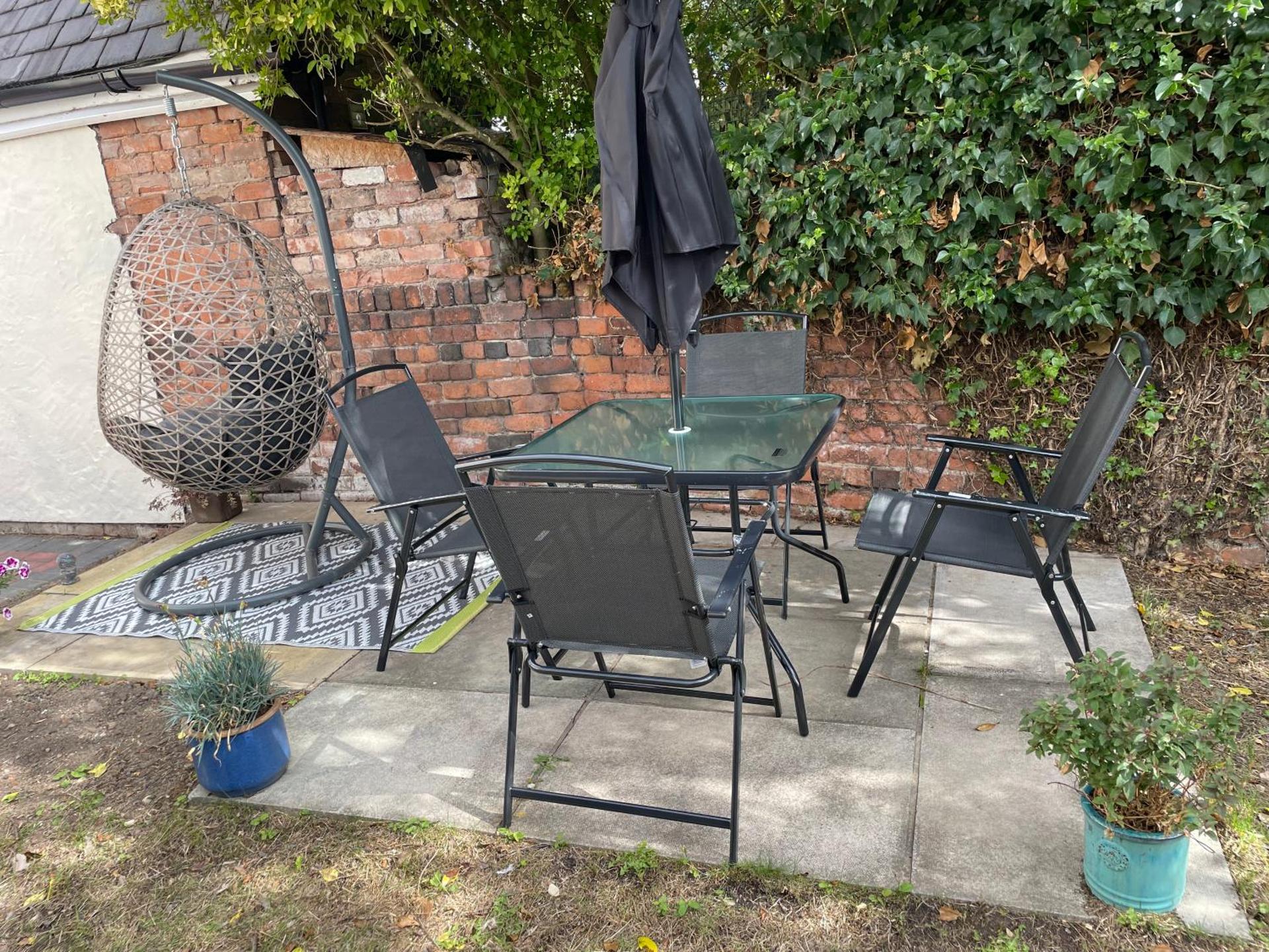 The Narrow House - Victorian house bursting with character & parking