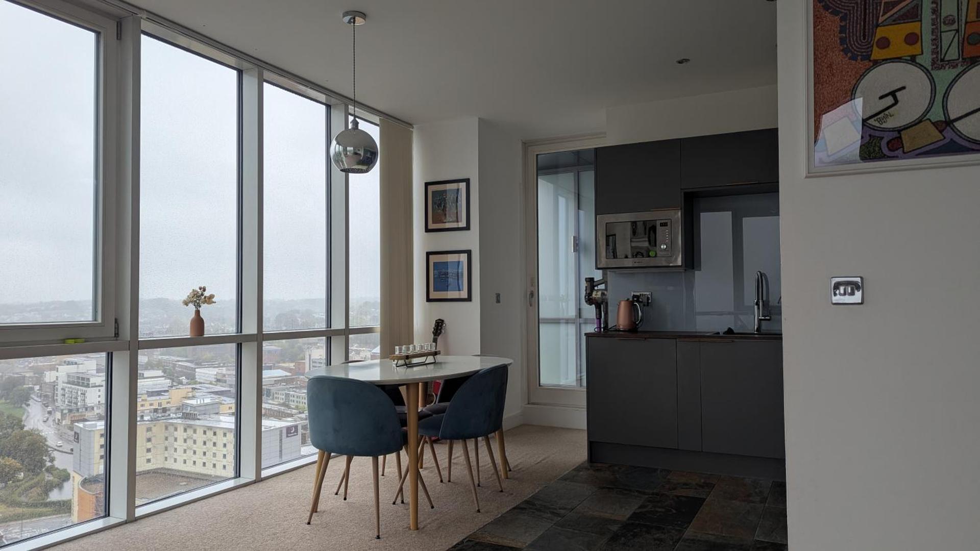 Stylish 2BR Serviced Apartment by Ellbee Apartments