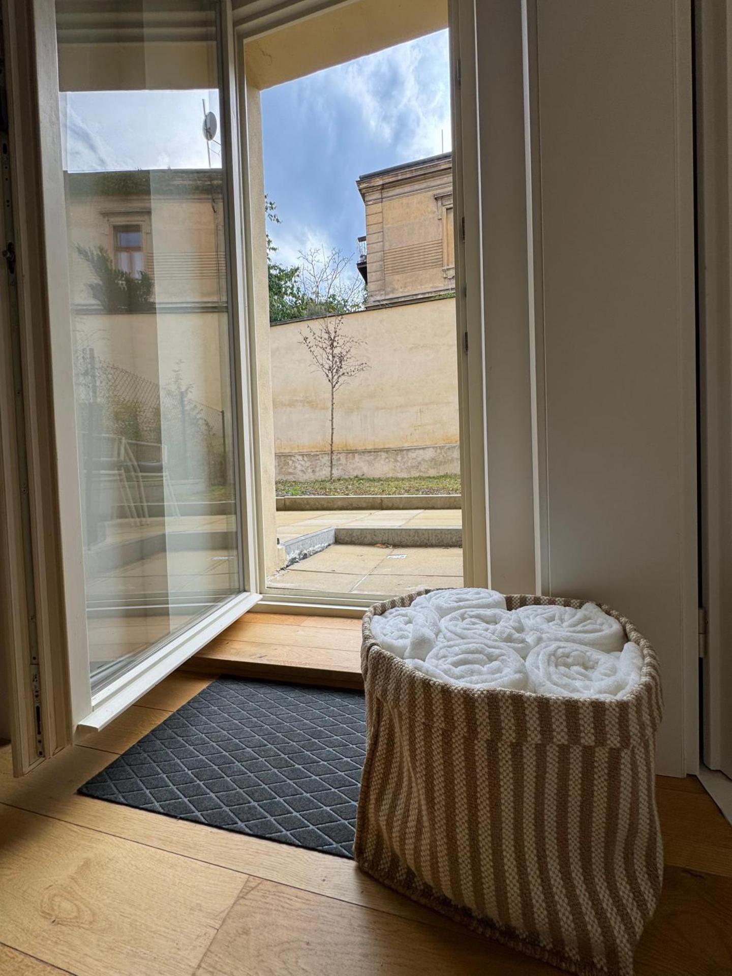 Modern Luxury Apartment with Garden