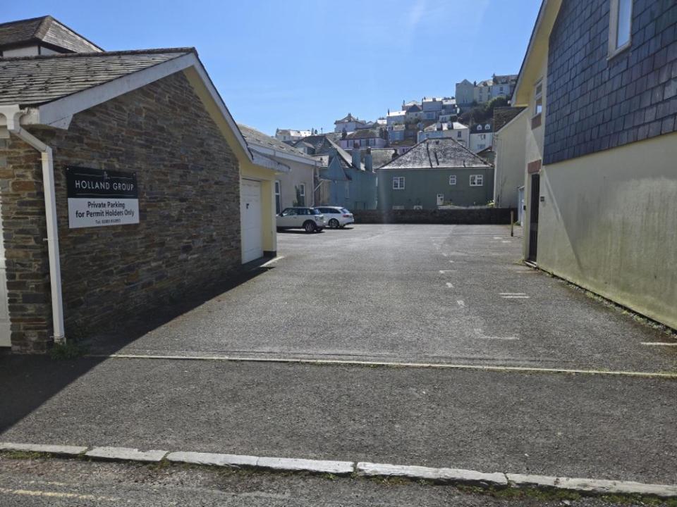 Harbourside 3 - Luxury Riverside Apartment