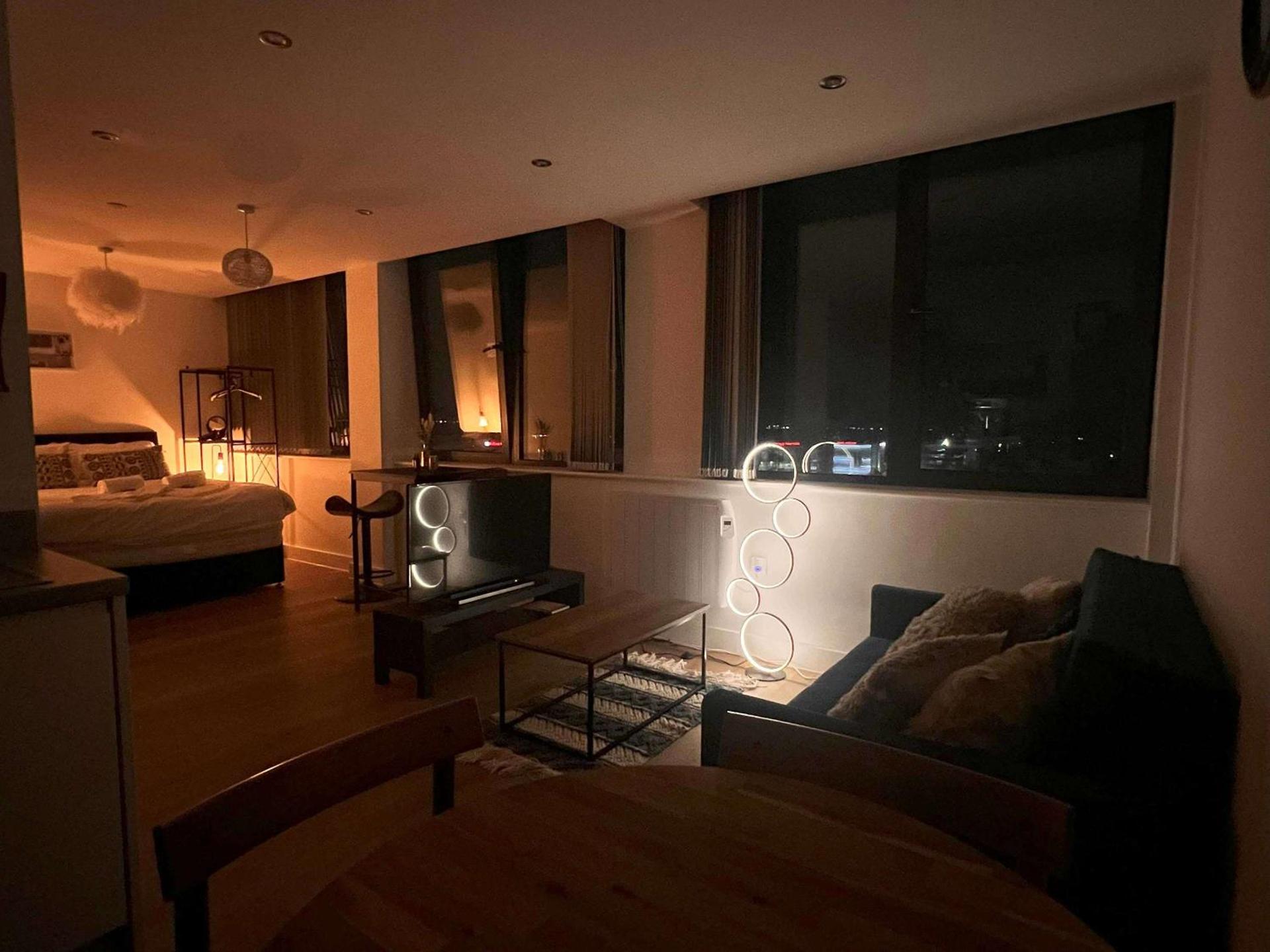 Stay Zeni, Alexandra Rise Manchester Fab Studio