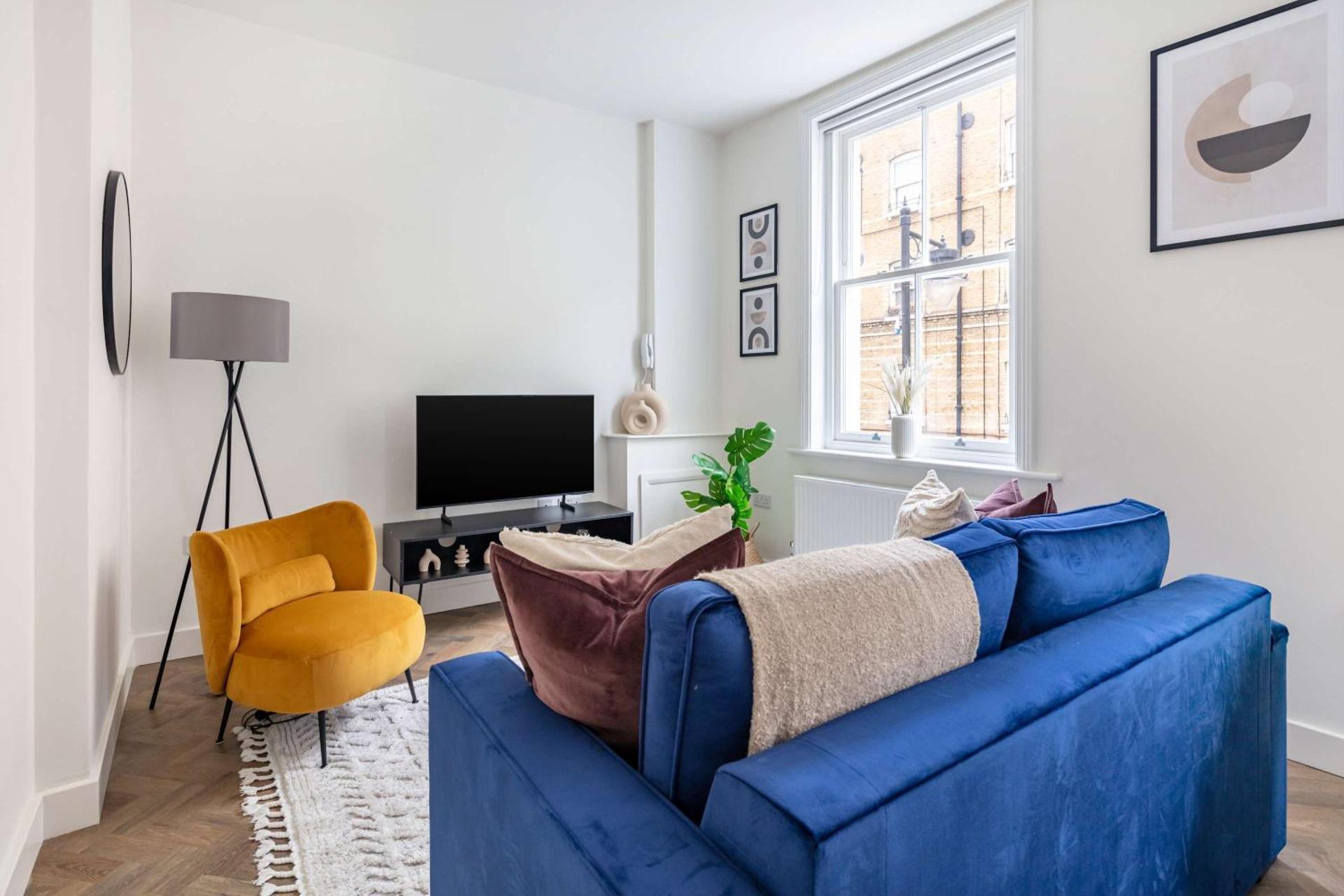 Communal lounge/ TV room